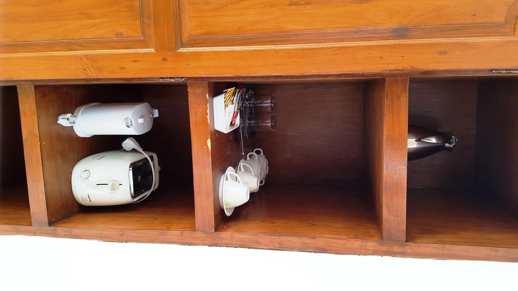 Holiday Guest House Bãi biển Chaweng Ngoại thất bức ảnh