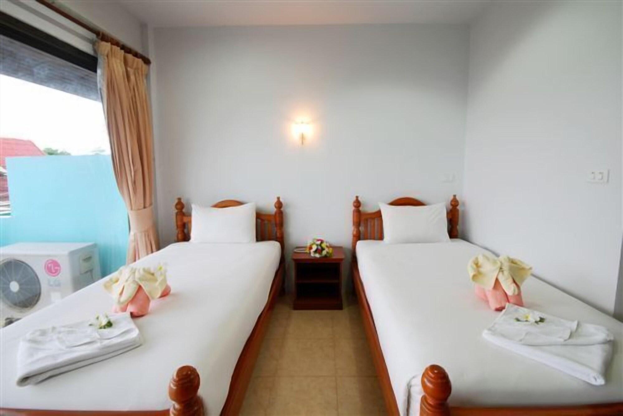 Holiday Guest House Bãi biển Chaweng Ngoại thất bức ảnh