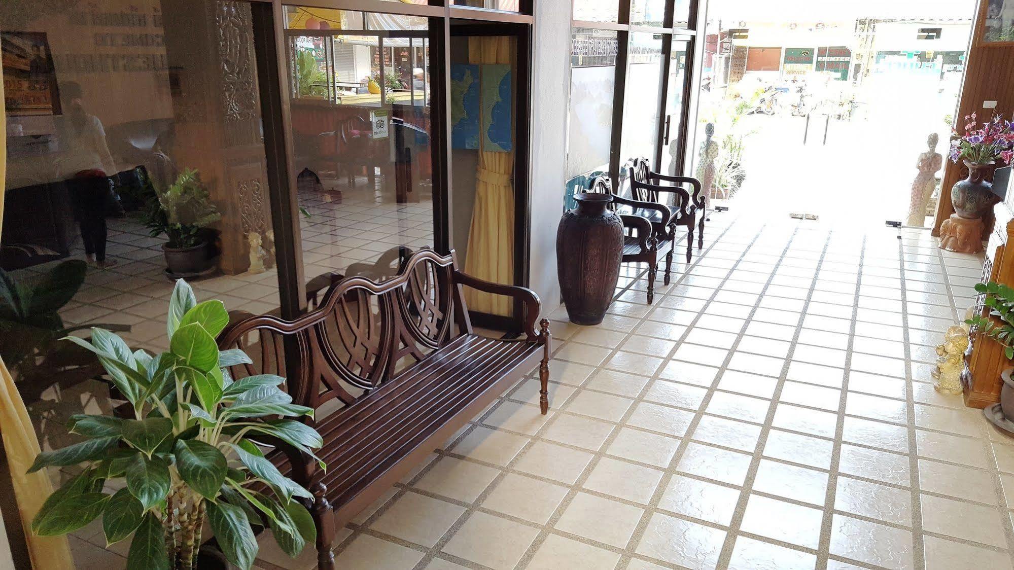 Holiday Guest House Bãi biển Chaweng Ngoại thất bức ảnh