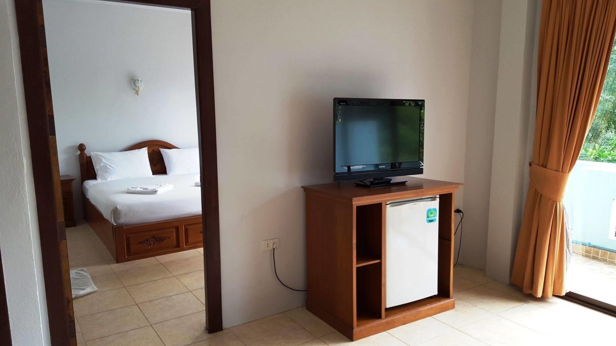 Holiday Guest House Bãi biển Chaweng Ngoại thất bức ảnh
