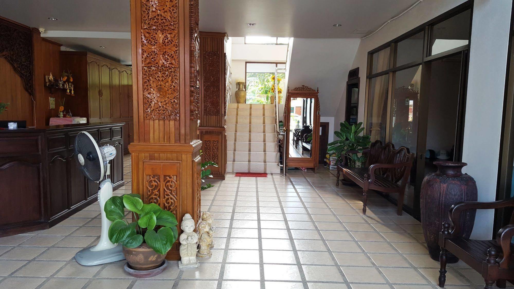 Holiday Guest House Bãi biển Chaweng Ngoại thất bức ảnh