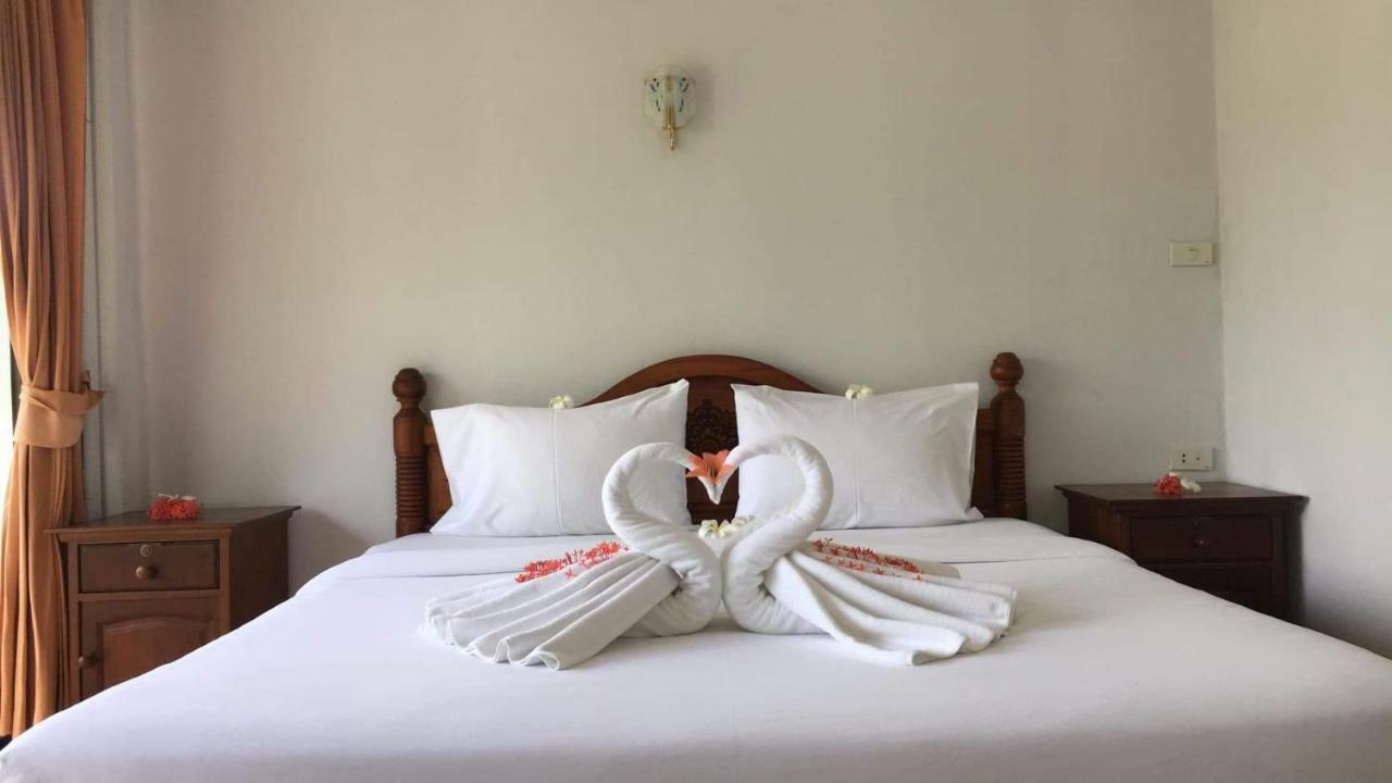 Holiday Guest House Bãi biển Chaweng Ngoại thất bức ảnh