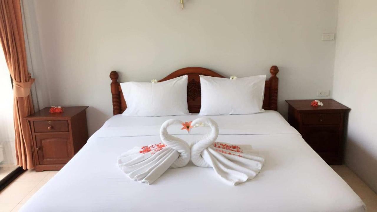 Holiday Guest House Bãi biển Chaweng Ngoại thất bức ảnh