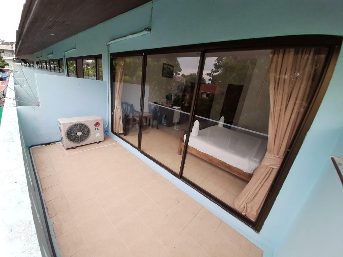Holiday Guest House Bãi biển Chaweng Ngoại thất bức ảnh