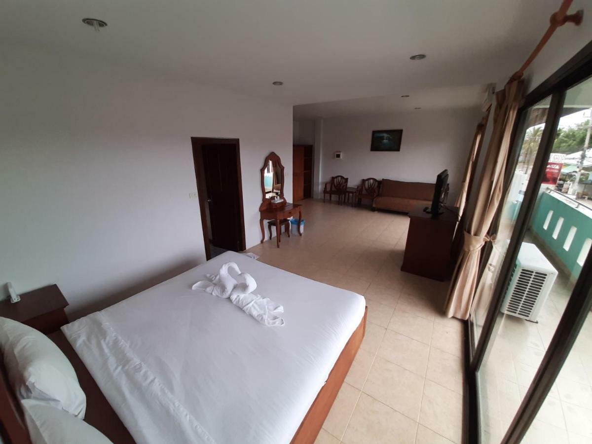 Holiday Guest House Bãi biển Chaweng Ngoại thất bức ảnh