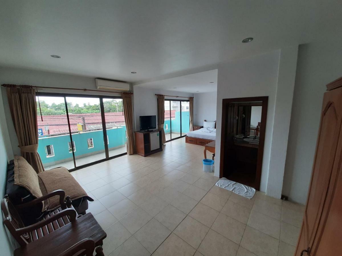 Holiday Guest House Bãi biển Chaweng Ngoại thất bức ảnh